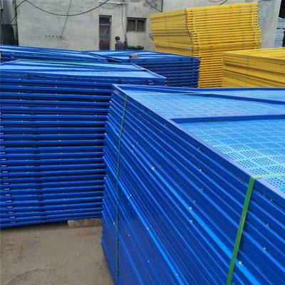 安平爬架網(wǎng)價格 爬架防護(hù)網(wǎng)廠 外架鋼板網(wǎng)施工